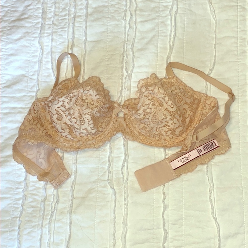 NWOT Victoria’s Secret Unlined Demi Bra